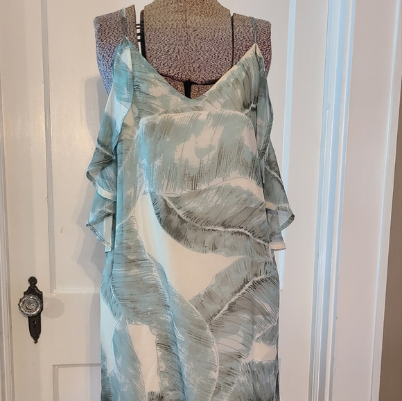 Olivaceous sheer flowy print dress size S - Picture 1 of 3
